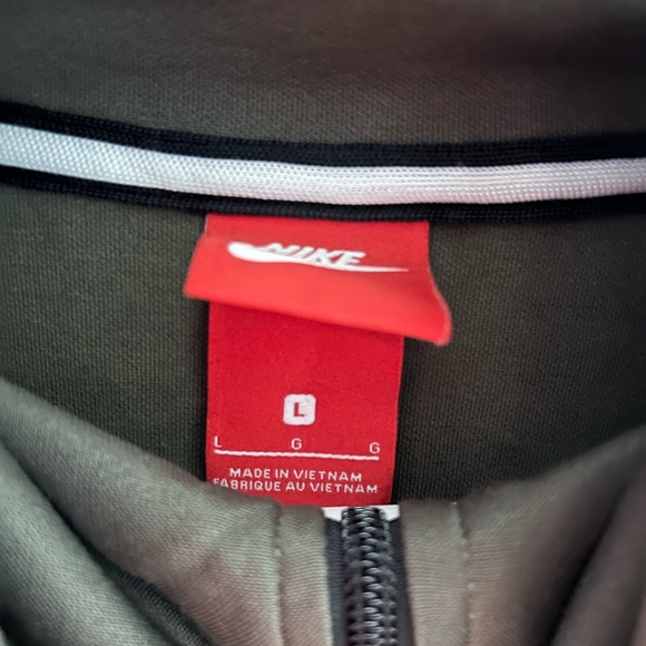 Nike jacket - Picture 5 of 6